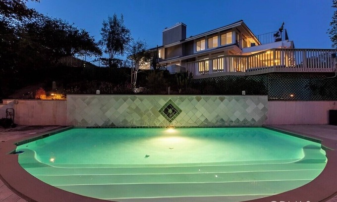 Thousand Oaks House | View Home on 1 acre lot with Pool. SoCal Sanctuary