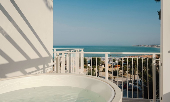 Numana Hotel | View Place & Spa