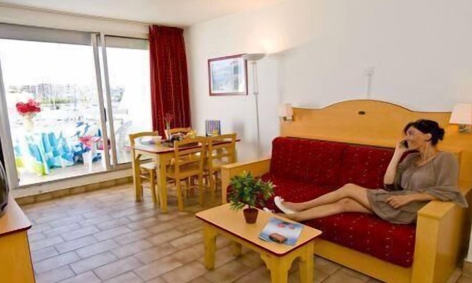 Carnon-Plage Apartment | View swimming pool/harbour, swimming pool, terrace, balcony, 30m², Carnon