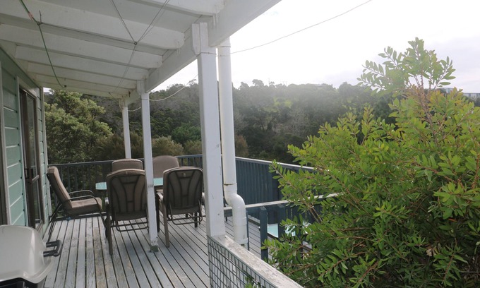 Cable Bay House | Views over Doubtless Bay, enjoy dinner on the deck