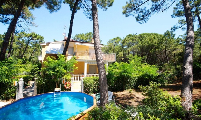 Marina di Castagneto Carducci Villa | Villa Lidia super nice apartment 2 pools in wide park 2 min walk to the beach