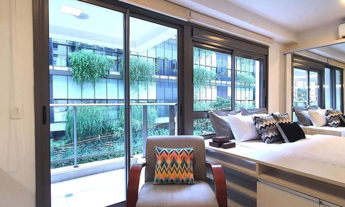 Vila Madalena House | Vila Madalena Studio | garage | balcony | pool