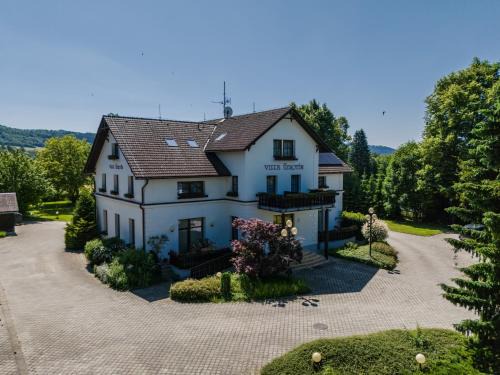 Velke Losiny House | Villa Žerotín Penzion Bed & Breakfast