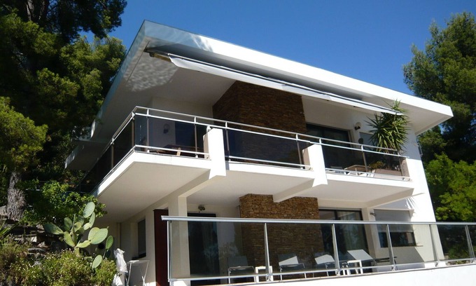 Toulon Villa | VILLA 140m² with swimming pool for 6/8 people, overlooking Toulon harbor,