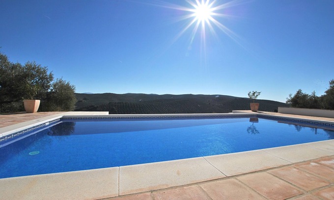 Iznajar Villa | Villa 230m2, 4 modern bathrooms, swimming pool, 80km view, 3 terraces, heating. central