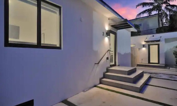 East Little Havana Villa | Villa 3 in Miami