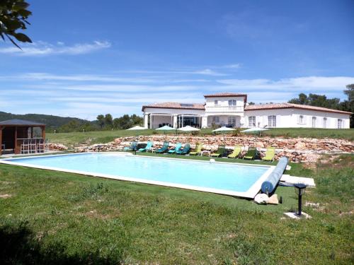 Besse-sur-Issole Villa | Villa 342 m2 classée 4 étoiles sur 1 ha - Provence