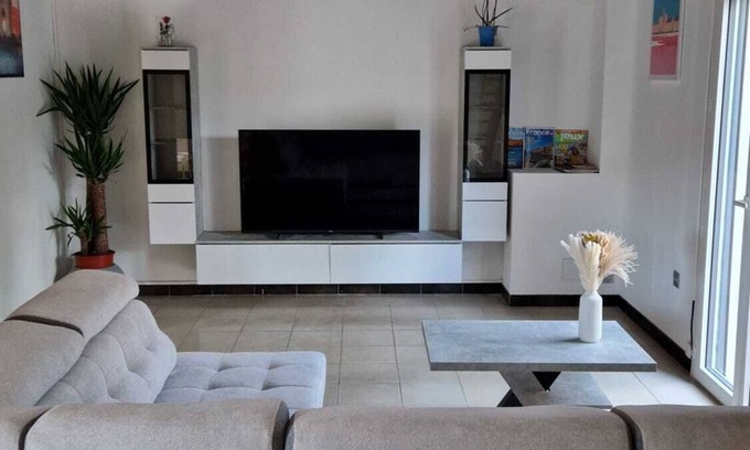 Aiguelongue Villa | VILLA 515 WITH SWIMMING POOL. CLOSE TO MONTPELLIER CENTER AND BEACHES.