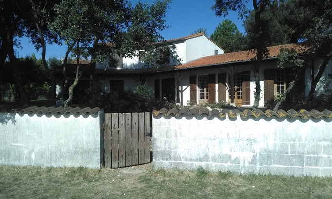 Vaux-sur-Mer Villa | Villa 8-10 sleeps on the seafront, Vaux sur Mer