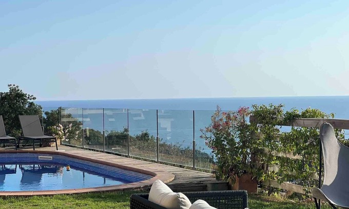 Sa Riera Villa | Villa '8 Couchages Piscine Vue Mer' with Sea View, Wi-Fi and Air Conditioning