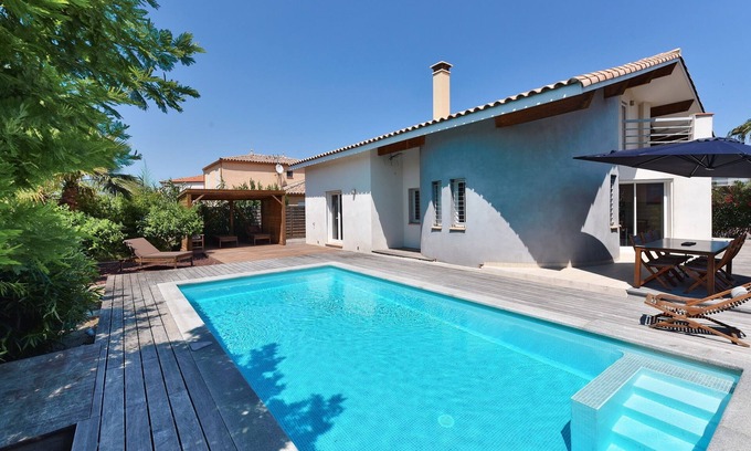 Saint-Cyprien Plage Villa | VILLA 9 pers 500 m from the SEA - HEATED SWIMMING POOL - Teck Terrace - QUIET AREA