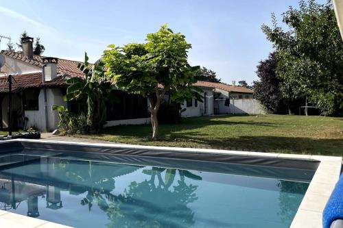 Saint-Yrieix-sur-Charente Villa | Villa Angoulême