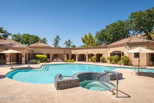 North Scottsdale Apartment | Villa Acacia condo