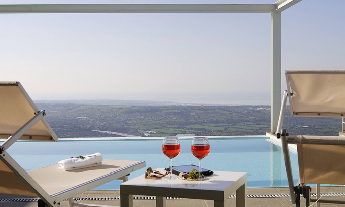 Ragusa Villa | Villa Afrodite for groups:infinity pool,tennis court,bbq,wi-fi and amazing views
