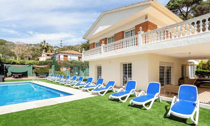 Lloret de Mar Villa | Villa "Ainara Luxury" with Mountain View, Private Pool & Wi-Fi