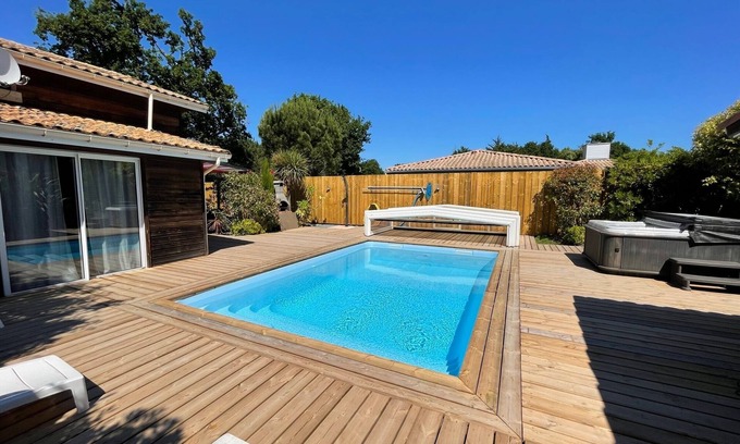 Grayan-Et-L'Hopital House | VILLA air-conditioned private covered heated swimming pool, jacuzzi, Sauna