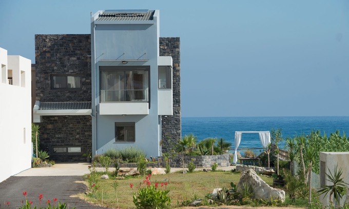 Adelianos Kampos Villa | Villa al Mare. By the beach with private sunbeds and sunshades!