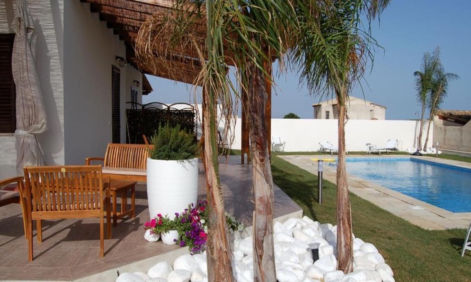 Tre Fontane House | Villa Al Mare Guest House
