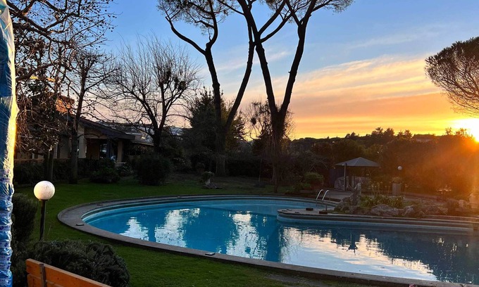 Zona LIII Tomba di Nerone Bed & Breakfast | Villa Albina B&B