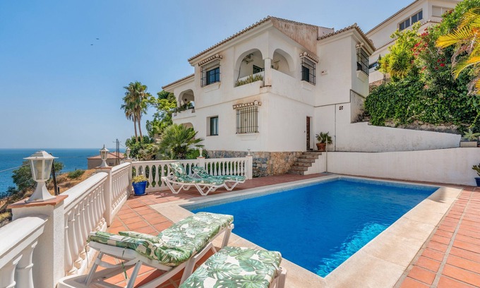 Almunecar Villa | Villa Andaluza with Sea View, Pool, Garden & Wi-Fi