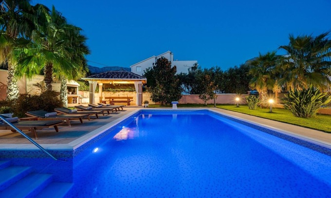 Kamen Villa | Villa Antura with private heated 50sqm pool, 3 bedrooms, 3 bathrooms, and gym