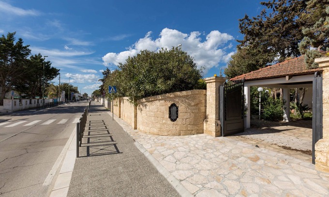 Torre Lapillo Apartment | Villa Ariel by BarbarHouse