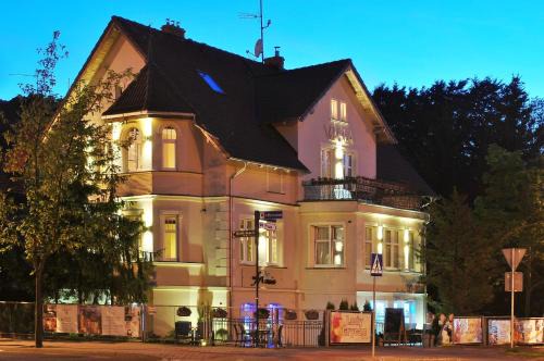 Ustka Bed & Breakfast | Villa Aronia pokoje z aneksem kuchennym śniadania w obiekcie