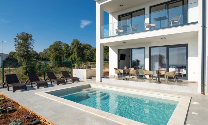 Peruski Villa | Villa Artec with Sea View and Private Pool