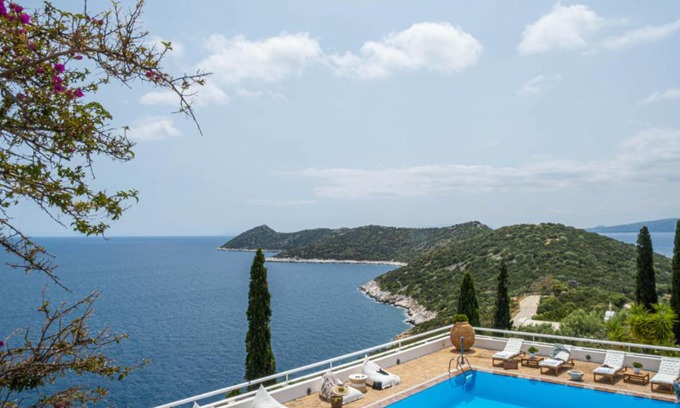 Marathon Villa | Villa Artisti Marathon