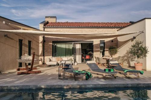 Jursici Villa | Villa Arya