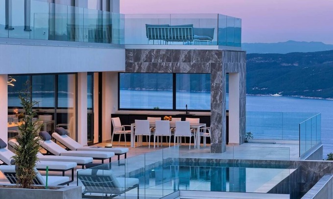 Ripenda Kosi Villa | Villa Ateneum with sea view, jacuzzi&infinity pool