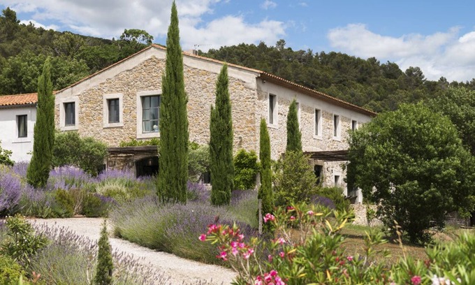 Montlaur Villa | Villa Aude - Eight Bedroom Villa, Sleeps 16