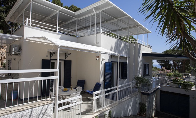 Addaura Apartment | Villa Aurora Mondello Addaura - Apartment Punta Priola