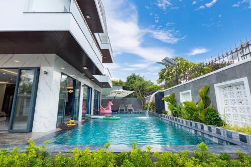 Vung Tau Villa | Villa B2-34 Long Cung - 8 phòng ngủ - 100m tới biển