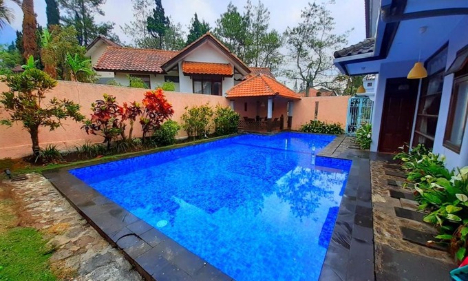 Oro Oro Ombo Villa | Villa batu malang swimming pool