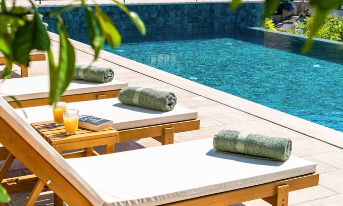 Molunat Villa | Villa Bay Breeze with Infinity Pool