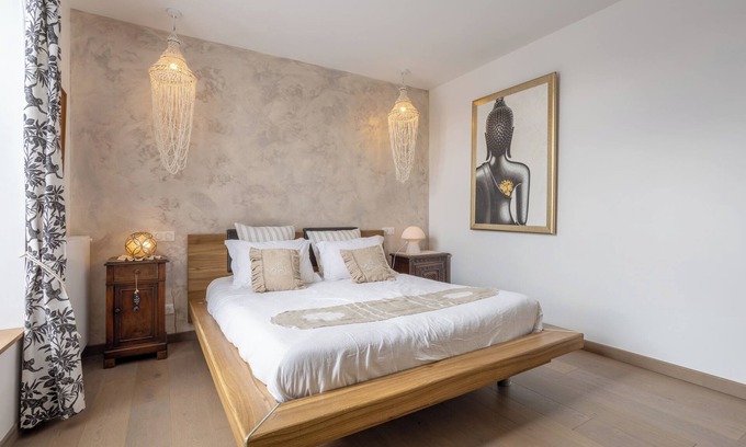 Clohars-Carnoet Villa | Villa 'Beach House Les Bleuets' with Sea View, Private Terrace and Wi-Fi