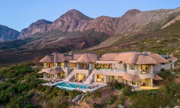 Helderberg Rural House | Villa Bizweni - Four Bedroom House, Sleeps 8