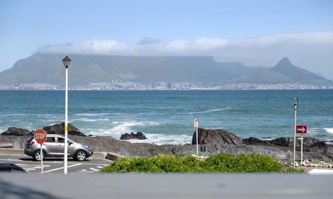 Bloubergstrand Villa | Villa by the Ocean, Blouberg Village