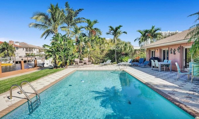 Galt Mile Villa | Villa by the Sea Summ