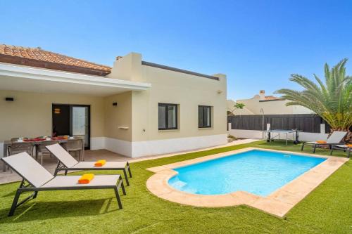 Caleta de Fuste Villa | Villa Caleta Sunset by Villa Plus