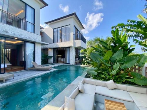 Batu Bolong Villa | Villa Cana In the Heart of Canggu - By Aroha Holiday Homes