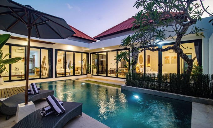 Sunset Road Villa | Villa CanSavina - 3 Rooms - Center Of Seminyak