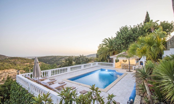 Sao Bras de Alportel Villa | Villa Caribe | 5 Bedrooms | Panoramic Views | São Brás