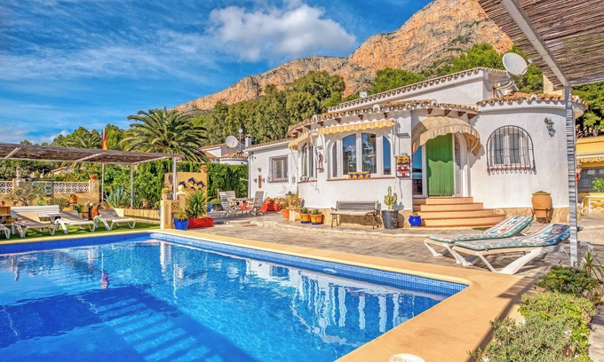 Ermita Villa | Villa "Casa Cacteae" with Mountain View, Pool & Wi-Fi