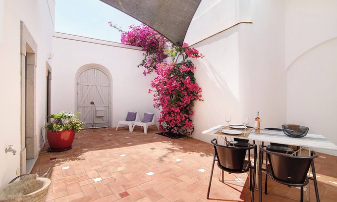 Sao Bras de Alportel Villa | Villa 'Casa Rosa' with private Terrace and Wi-Fi