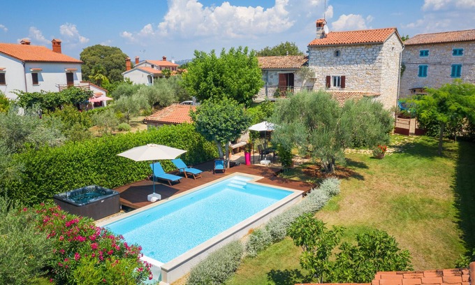 Rosini Villa | Villa Casa Rossa by Villas Guide