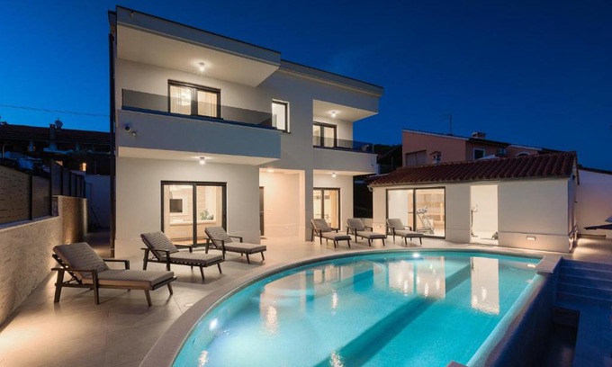 Muntic Villa | Villa Cascada