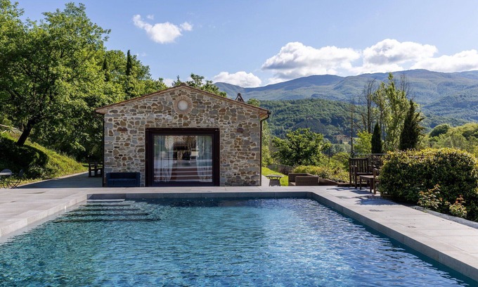Castel Focognano Villa | Villa Casentino - Large Country House with private swimming pool in Capolona, Tuscany