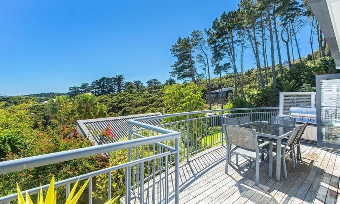 Waiheke Island Apartment | Villa Casita at Palm Beach - Gorgeous Palm Beach Villa